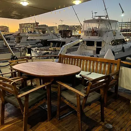 Botel Boat Aloha
