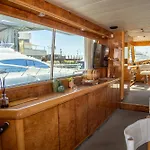 Boat Aloha 보트호텔 산트 아드리아 데 베소스