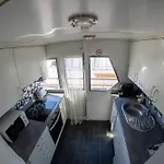Boat Aloha 보트호텔
