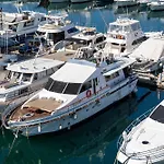 보트호텔 Boat Aloha 산트 아드리아 데 베소스