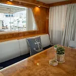 Boat Aloha * 산트 아드리아 데 베소스