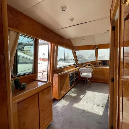 Πλωτό κατάλυμα Boat Aloha *