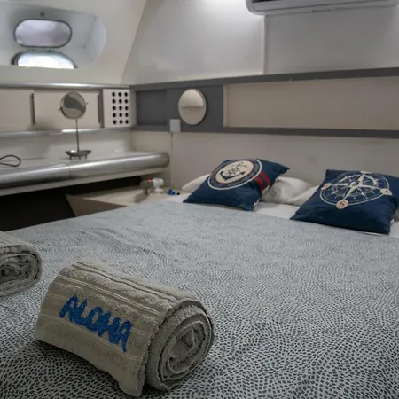 Boat Aloha Πλωτό κατάλυμα Sant Adria de Besos