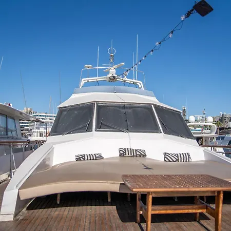 Botel Boat Aloha *