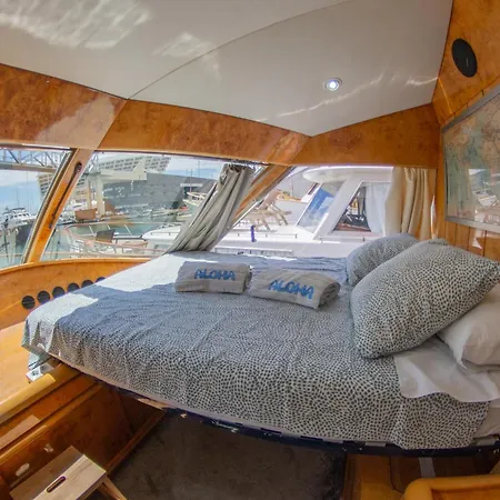 보트호텔 Boat Aloha 산트 아드리아 데 베소스