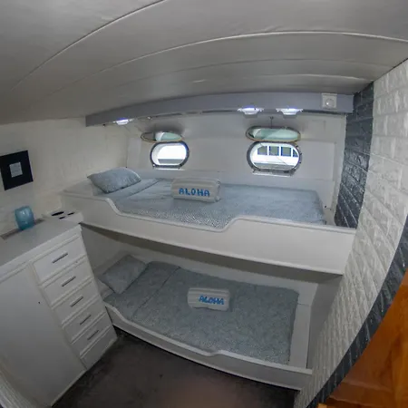 Botel Boat Aloha