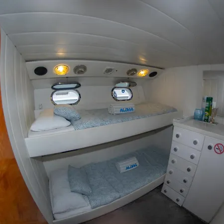 Hotel en barco Boat Aloha *