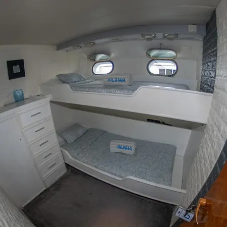 Hotel en barco Boat Aloha